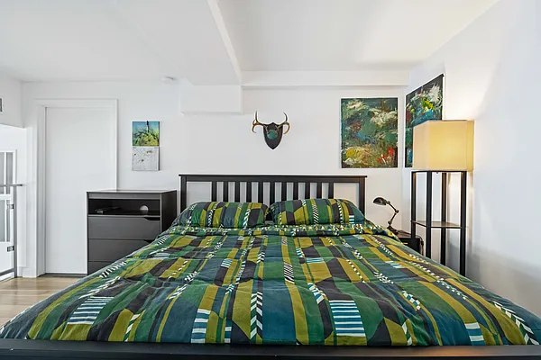 Sold by Compass | media 9