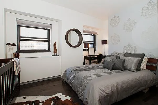 Sold by R New York | media 23