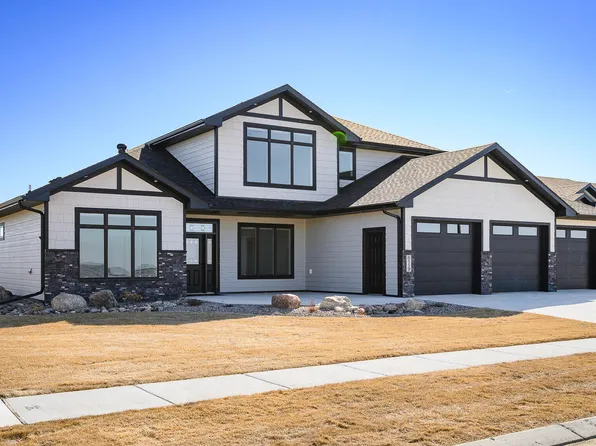 6119 Crested Butte Rd, Bismarck, ND 58503