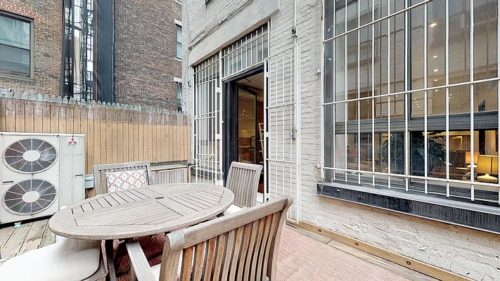 Sold by Dwell Residential Inc | media 27