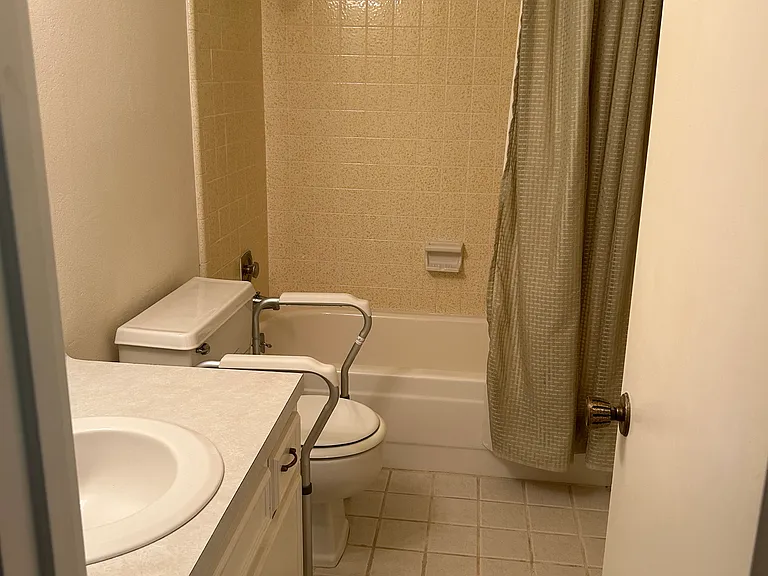 3404 Live Oak Dr — Photo 9