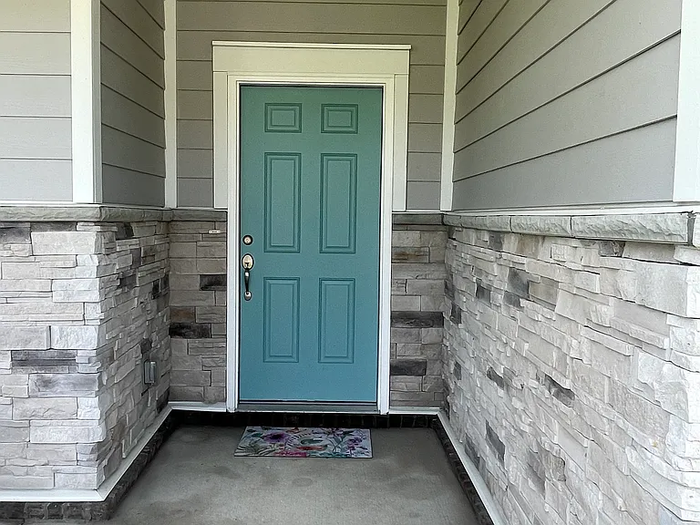 2828 Campanella Dr — Photo 6