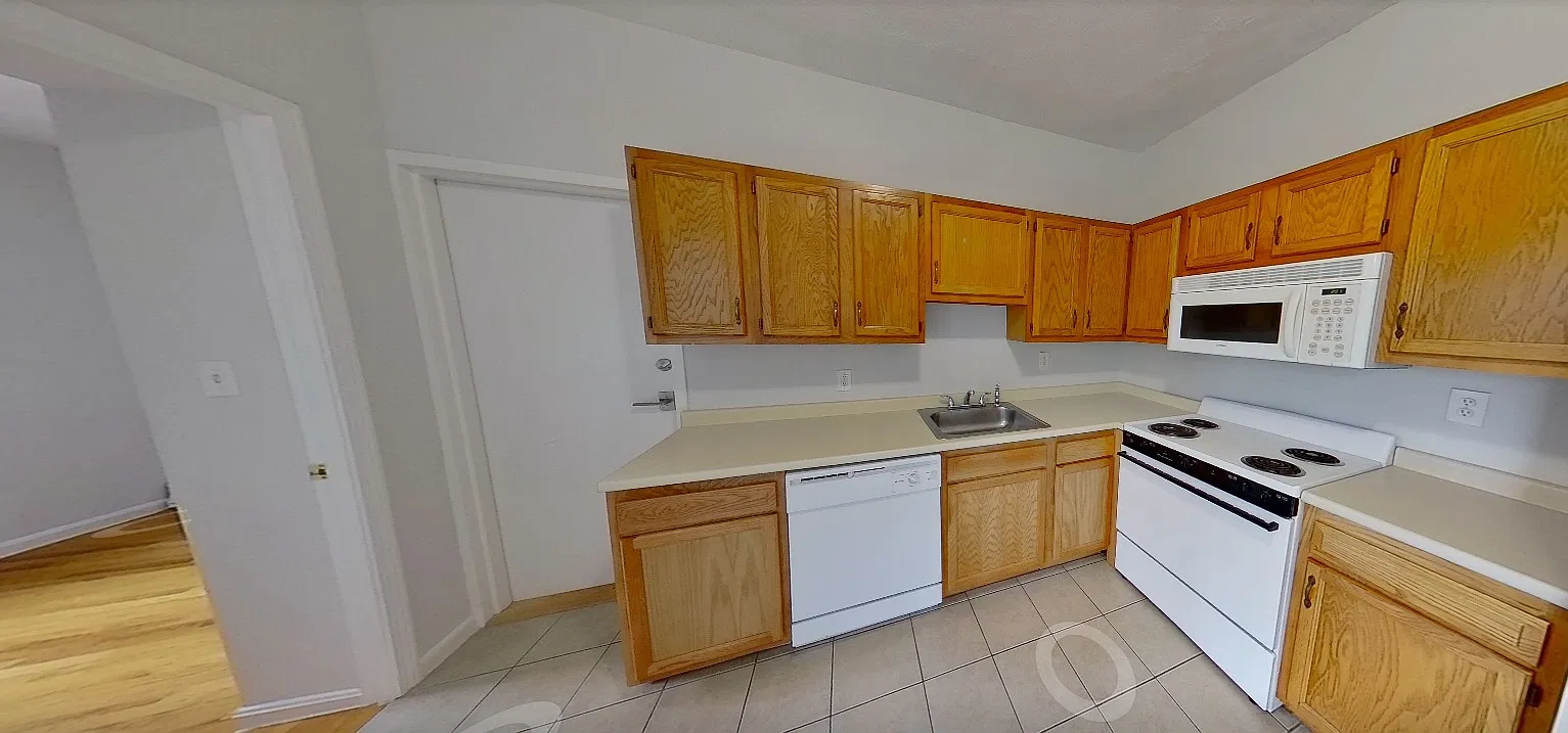2 bed, 752 sqft, $3,300 — Photo 2
