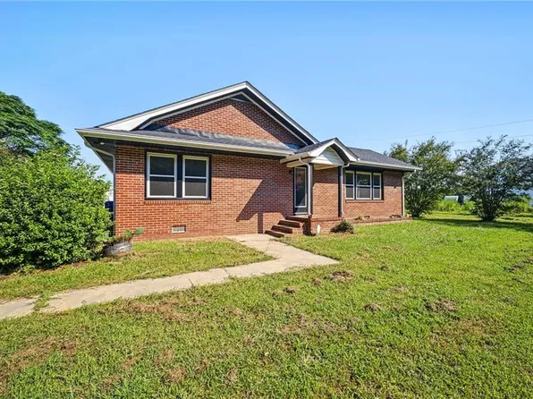 9972 Southwestern Blvd, Suffolk, VA 23437