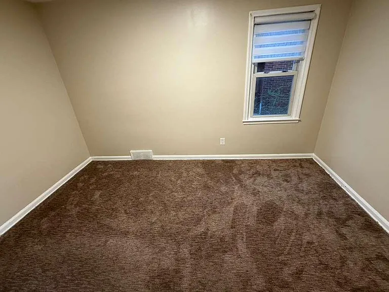 6835 Rosemont Ave — Photo 11