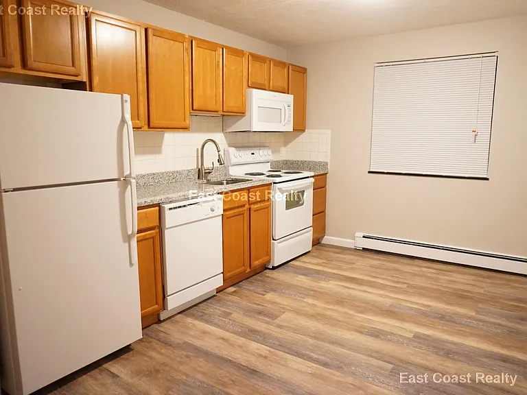 12 Cottage Ct #12 — Photo 1