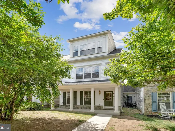 16461 Kenneweg Ct, Woodbridge, VA 22191