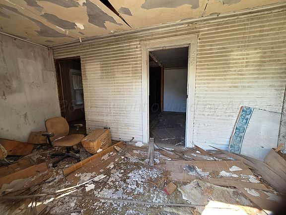2nd image of 522 S Ballard St
