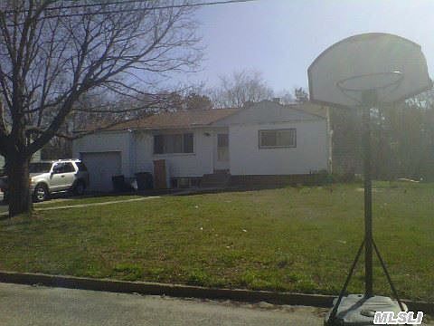 1st image of 823 Narragansett Ave