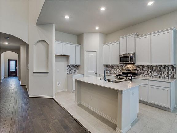 4th image of 2723 Salt Creek Way