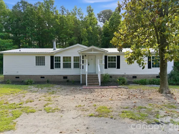 481 Harrell Rd, Burgaw, NC 28425