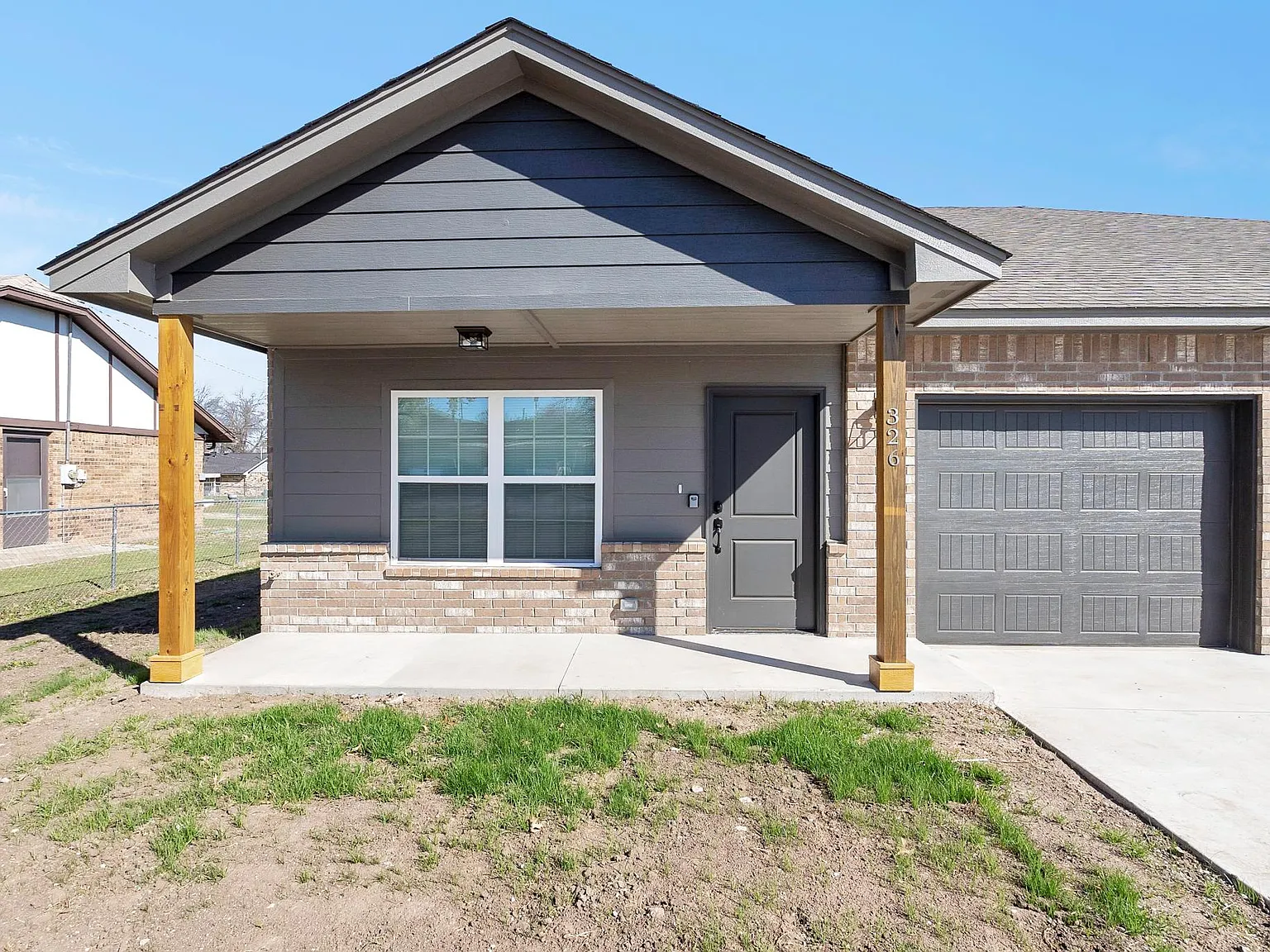 3 bed, 1350 sqft, $1,490 — Photo 1