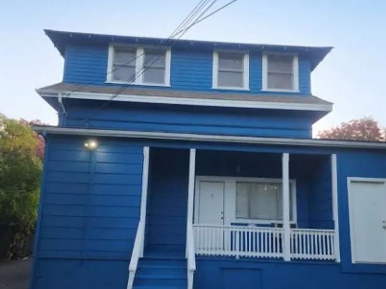 215 Semple St — Photo 32