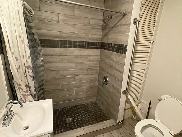 1131 Hubbard St SW — Photo 6