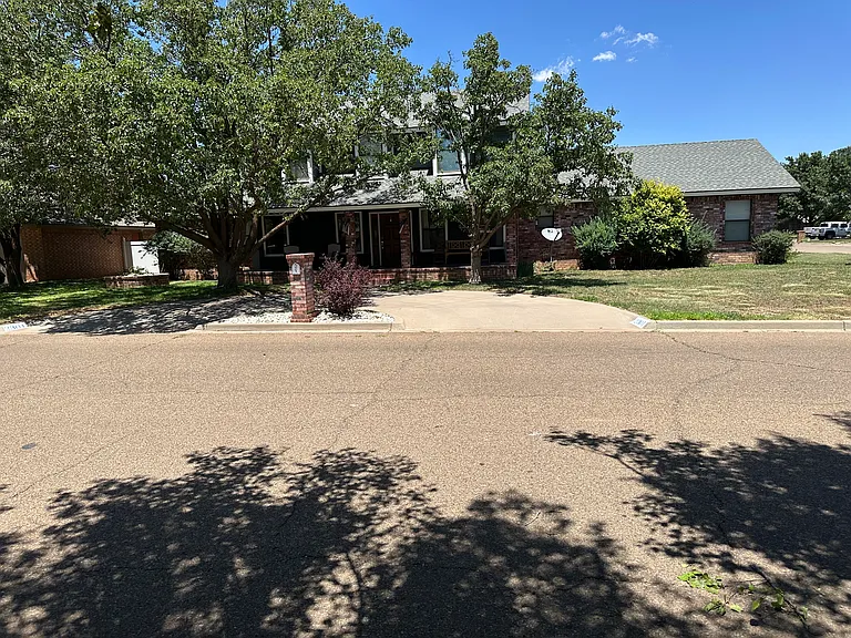 2301 Fairway Ter — Photo 2