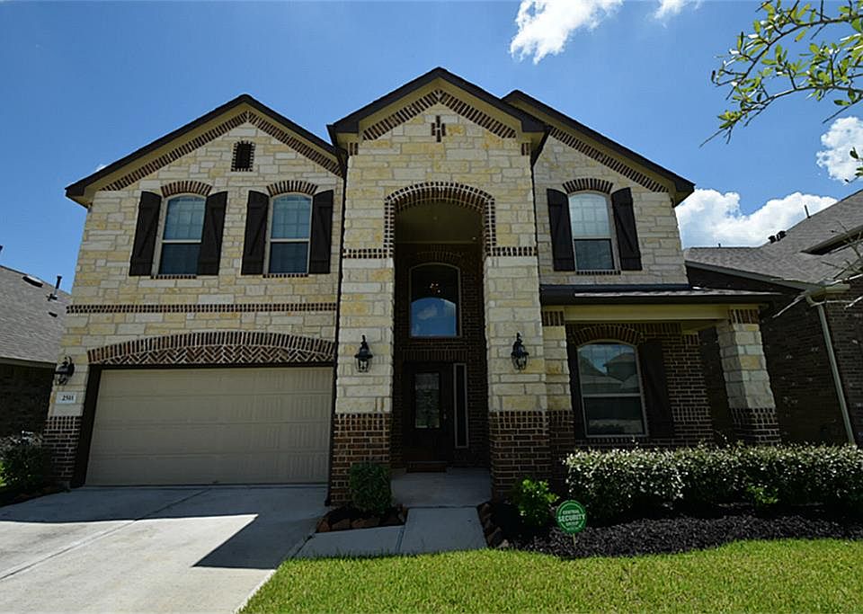 1st image of 2511 Flowing Palm Ln