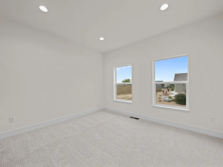1277 Eliza Ave — Photo 17