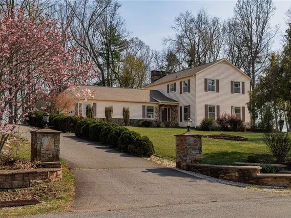 955 Beaumont Poplar St, North Wilkesboro, NC 28659