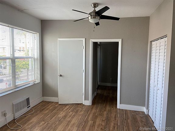 4th image of 1618 Michigan Ave APT 23