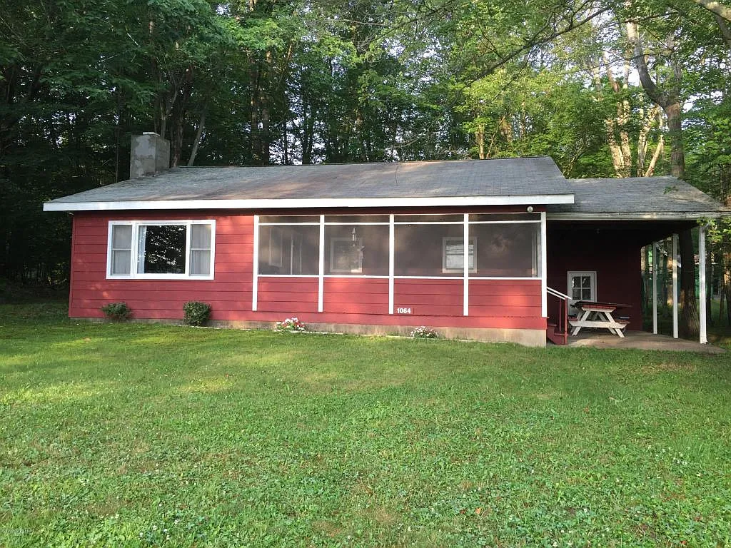 1064 Arrowhead Dr photo 1