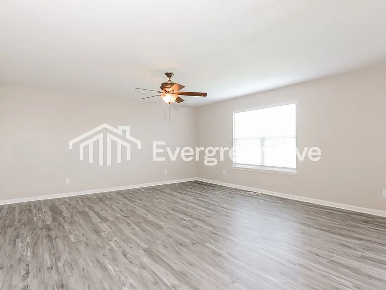 1120 Sedgehill Ln — Photo 3