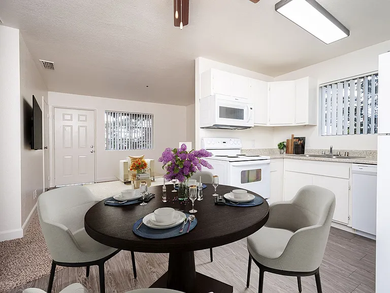 Liv 1621 Apartments — Photo 21