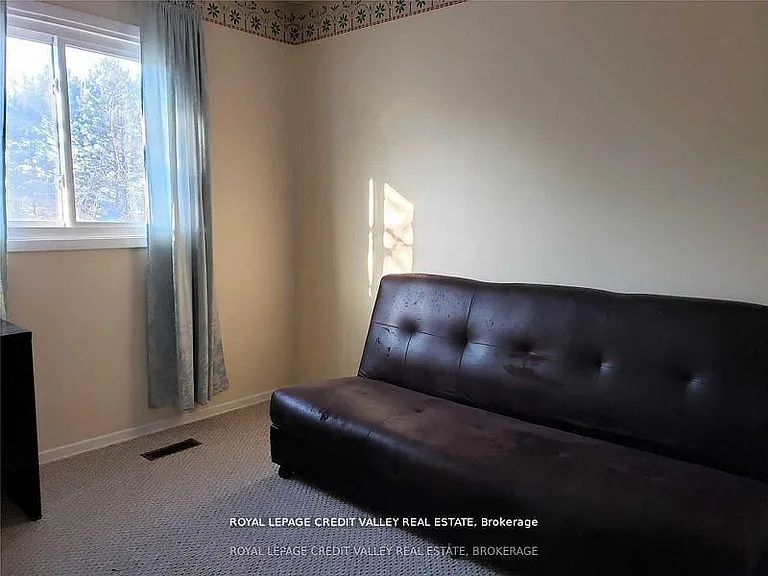 24 Sutter Ave — Photo 19