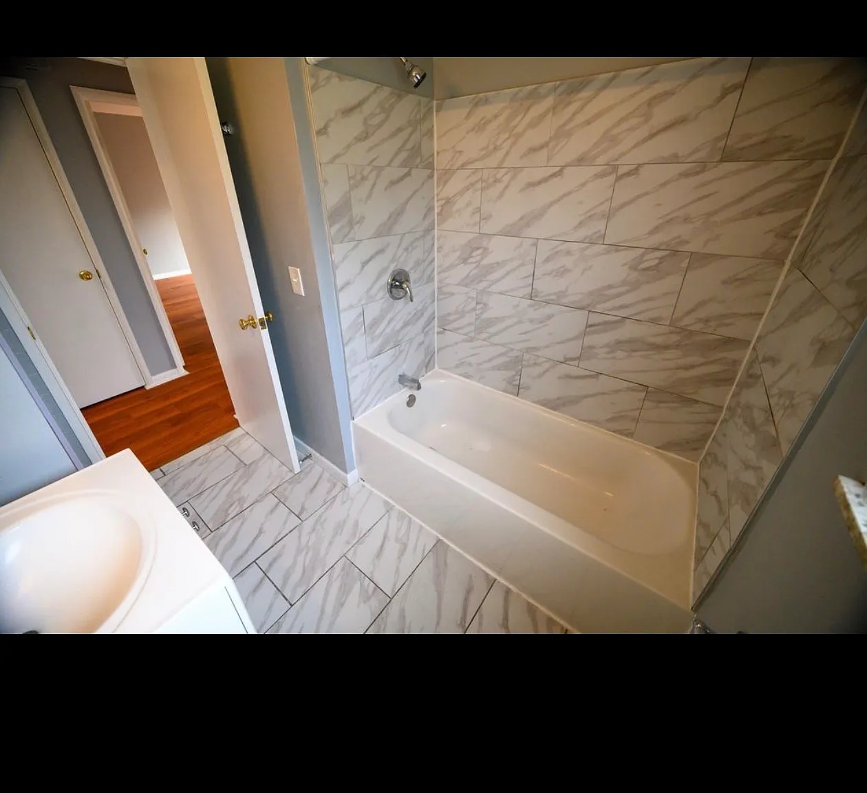 Corbly Holdings 6366 — Photo 2