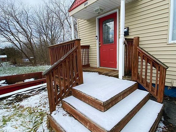 3rd image of 209 Robert Dr #20