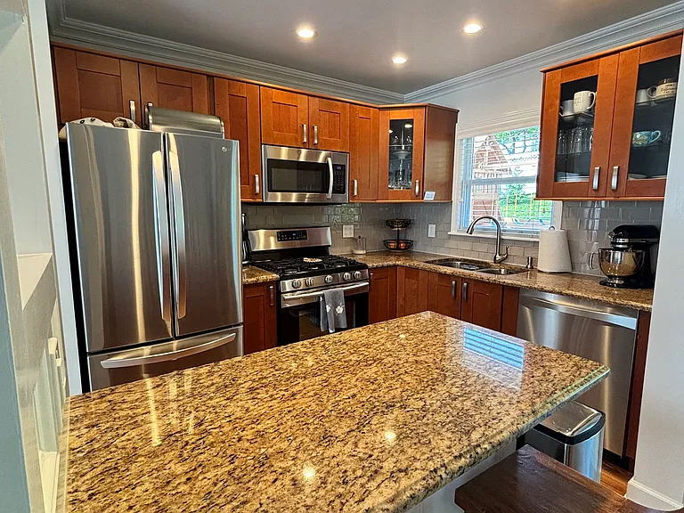 120 Pilgrim Dr — Photo 17