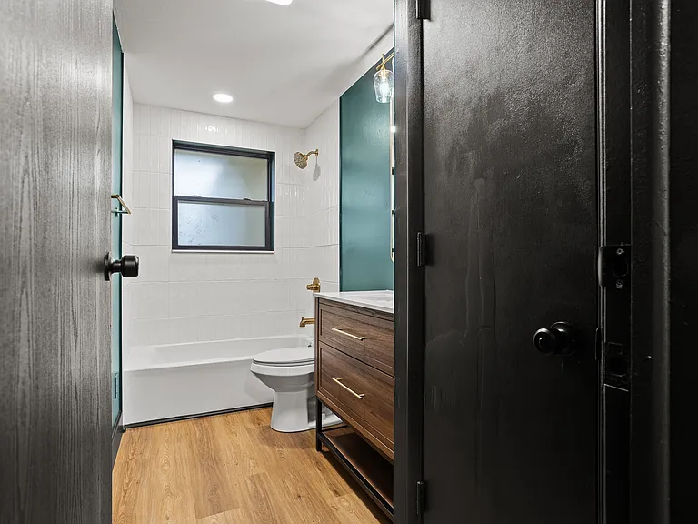 406 Heather St — Photo 23