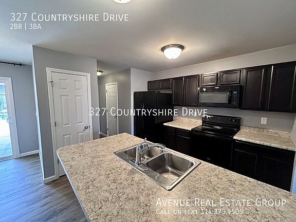 4th image of 327 Countryshire Dr