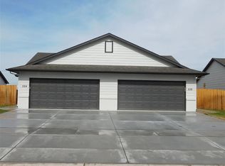 556-556 E Martens Dr, Goddard, KS 67052