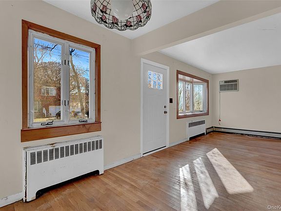 5th image of 140 Arlington Avenue