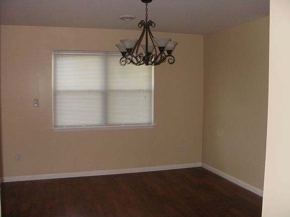 5th image of 4456 Cambria St