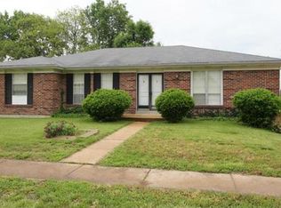 9256 Eddie And Park Rd, Saint Louis, MO 63126
