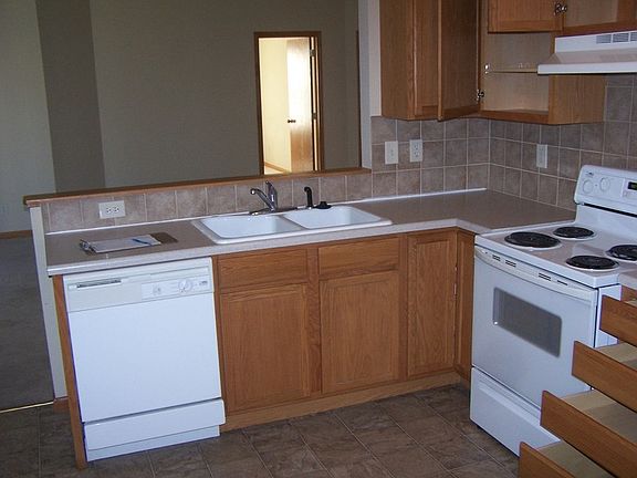 4th image of 1801 Clover Dr
