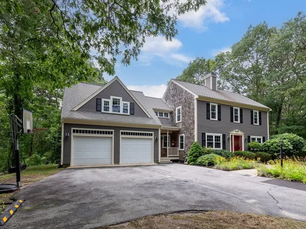 195 Bournehurst Dr, Plymouth, MA 02360