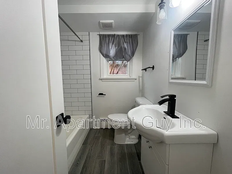 2 bed, 1.0 bath, $1,695 — Photo 3