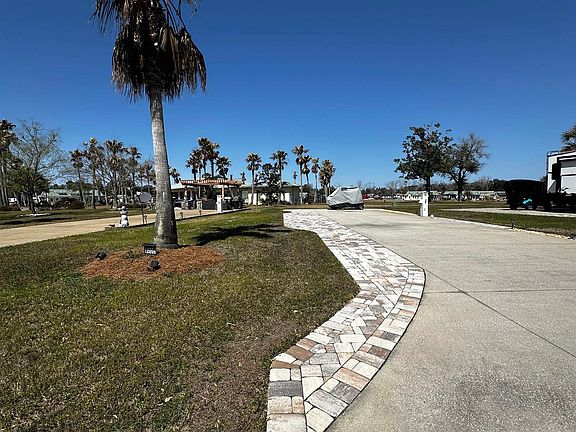 4th image of 12004 Gateway Dr