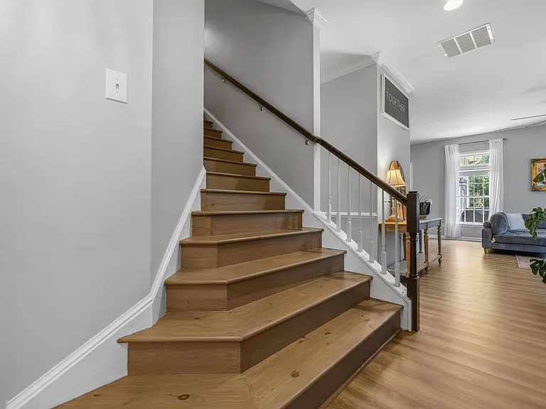 137 Whispering Woods Pl — Photo 40