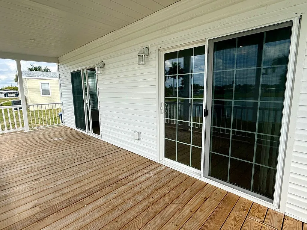 2 bed, 2.0 bath, 1669 sqft, $1,709 — Photo 2