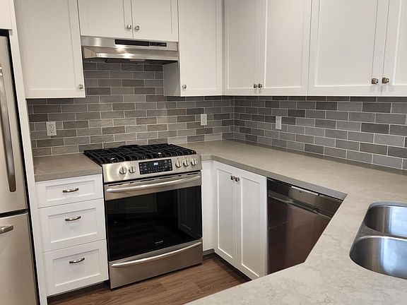 3rd image of 7 Mission Plaza Dr