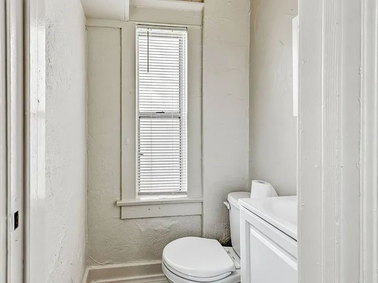 1250 W 35th Pl #1252 — Photo 13
