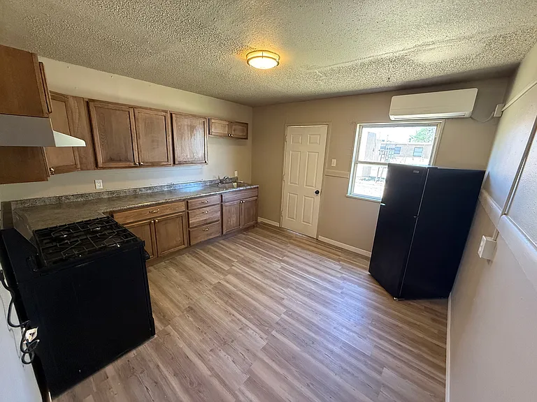 1510 W Yucca Ave #B — Photo 5