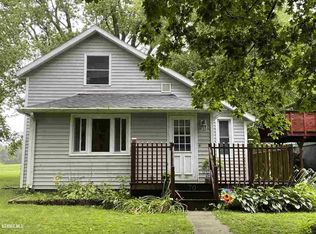 70 N Mill St, Cedarville, IL 61013