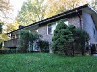 8228 Stone Trail Dr, Bethesda, MD 20817