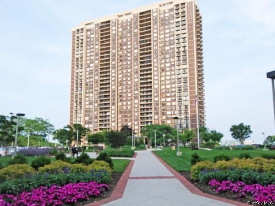 1st image of 27010 Grand Central Parkway #32M