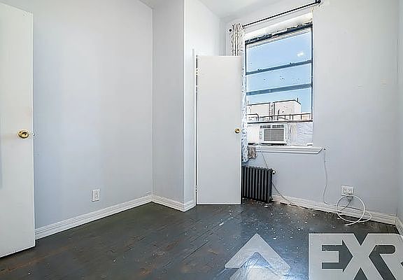 4th image of 221 Pulaski St #4R