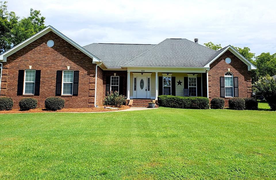 1st image of 132 Wisteria Ln